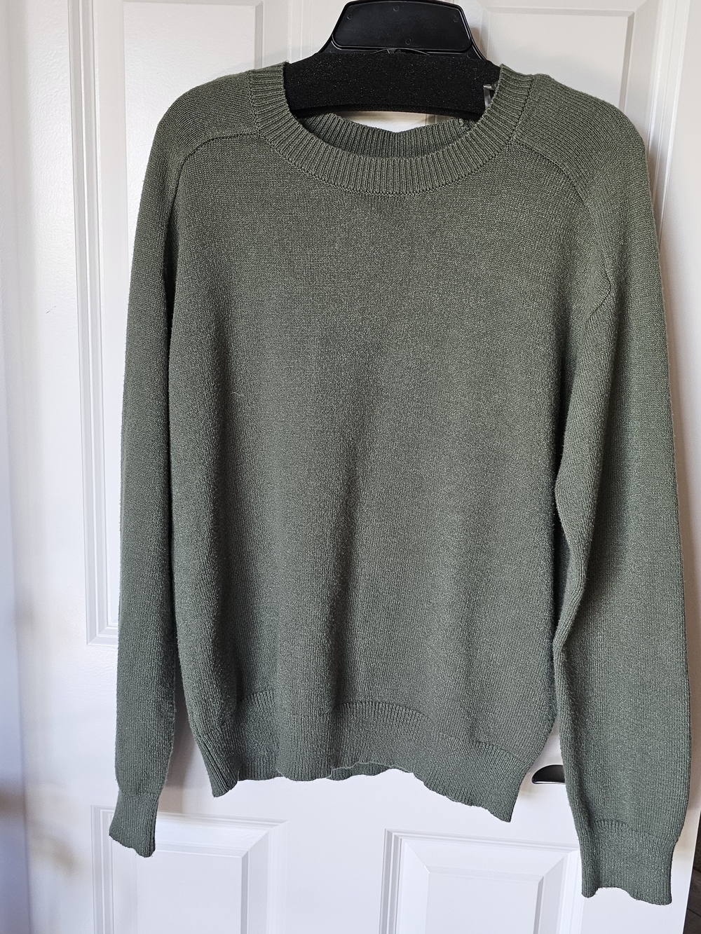 Crew Neck Sweater in Olive Green